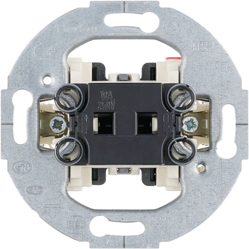 HAGER - Painike - 6/10A/250V UJ 0X pyör.keh