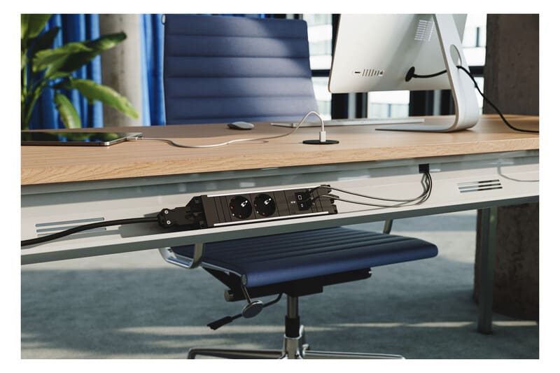 BACHMANN - Pistorasia - STEP ALU 2 x pr + USB C/C 45W