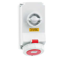 BALS - Seinäpistor.kytkimellä+apukosk - 16262 3PNE 32A-6H 400V IP67+1S