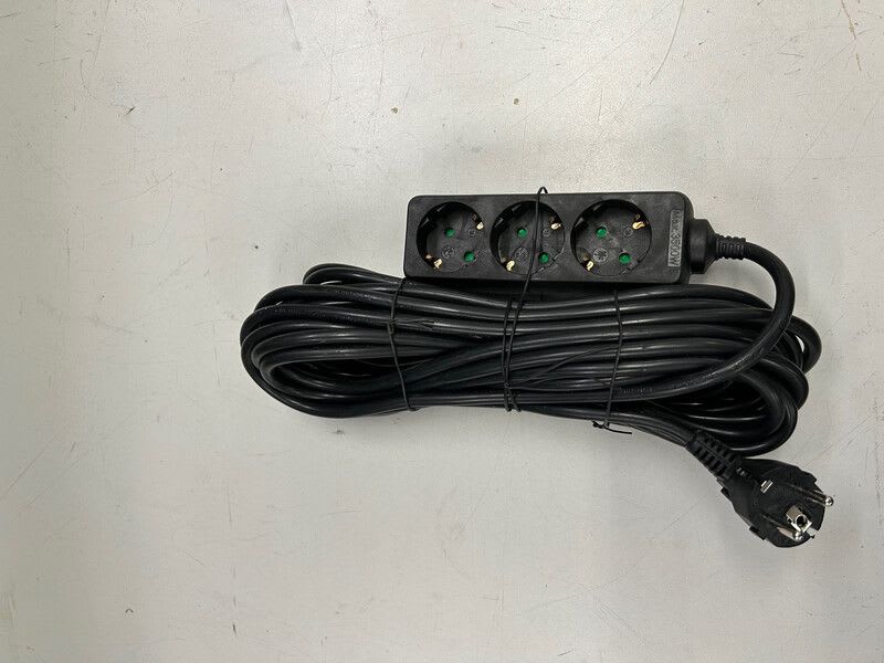 REIMAX ELECTRONICS - Jatkojohto 1-vaihe - 3-OS. H05VV-F 3G1,5 musta 10 m