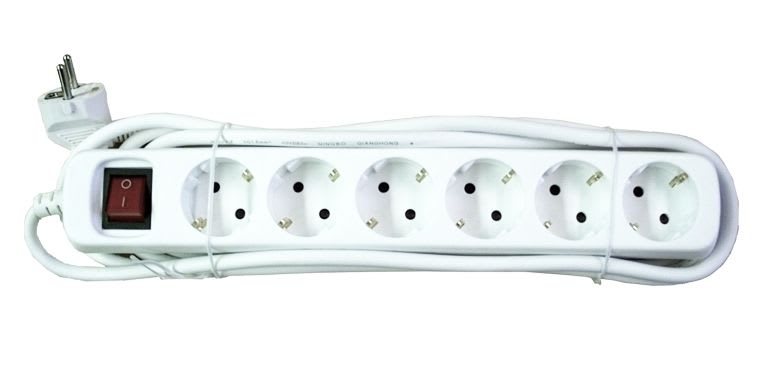 REIMAX ELECTRONICS - Jatkojohto 6-os.kytkimellä - H05VV-F(MSK)3x1,5S 3m val