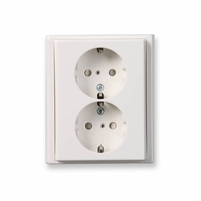 ENSTO - Pistorasia Ensto Intro - 2S/16A/250V/IP21/UPJ 0X val