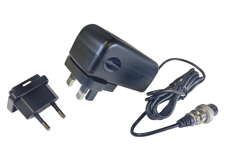 MICA - Muuntaja Mica latureille IP20 - MICA IL-2 PISTOKEMUUNTAJA 1,1A