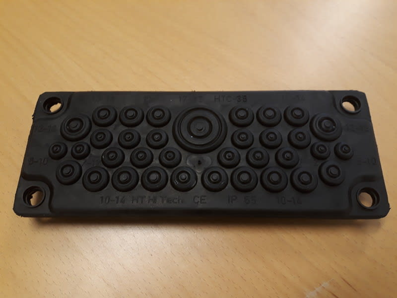 HT HIGH TECH POLYMERS - Läpivientilaippa - HTC-35 EMC