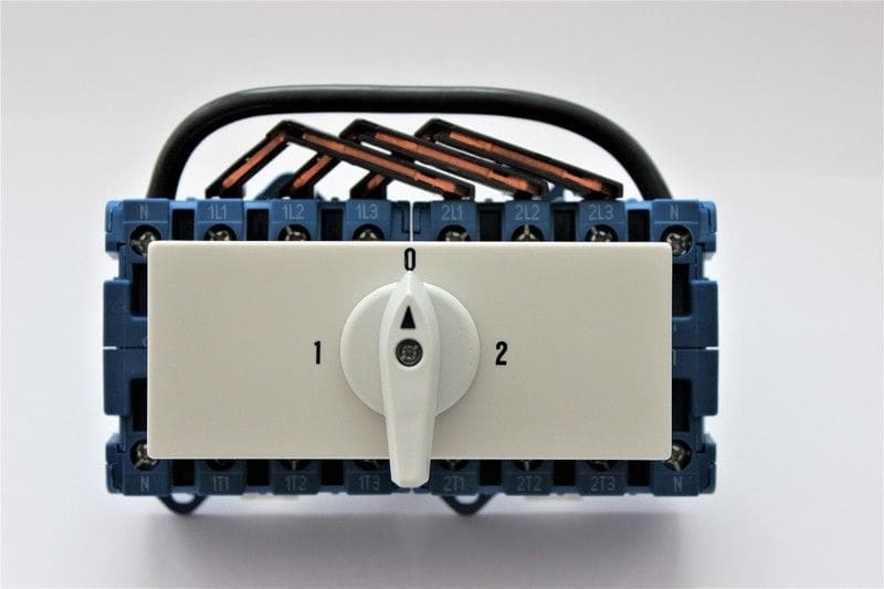 KRAUS & NAIMER - Verkonvaihtokytkin mod.aukkoon - KG32A T904 VE2 4-n 32A