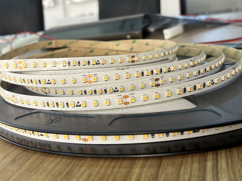 KVS - Valoprofiili/-nauha - LED-NAUHA WW 9,6W/M IP67 20M