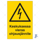 SUOMEN TURVAKAUPPA - Merkintätarra - Keskuksessa vieras ohjausjän.