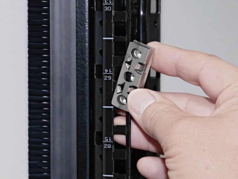 RITTAL - Kaappitarvike - 2090.000 Korimutteri 1U M5 24k