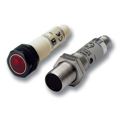 OMRON - Valokenno M18.100cm.NPN.me.M12 - E3F2-D1C4-M1-M