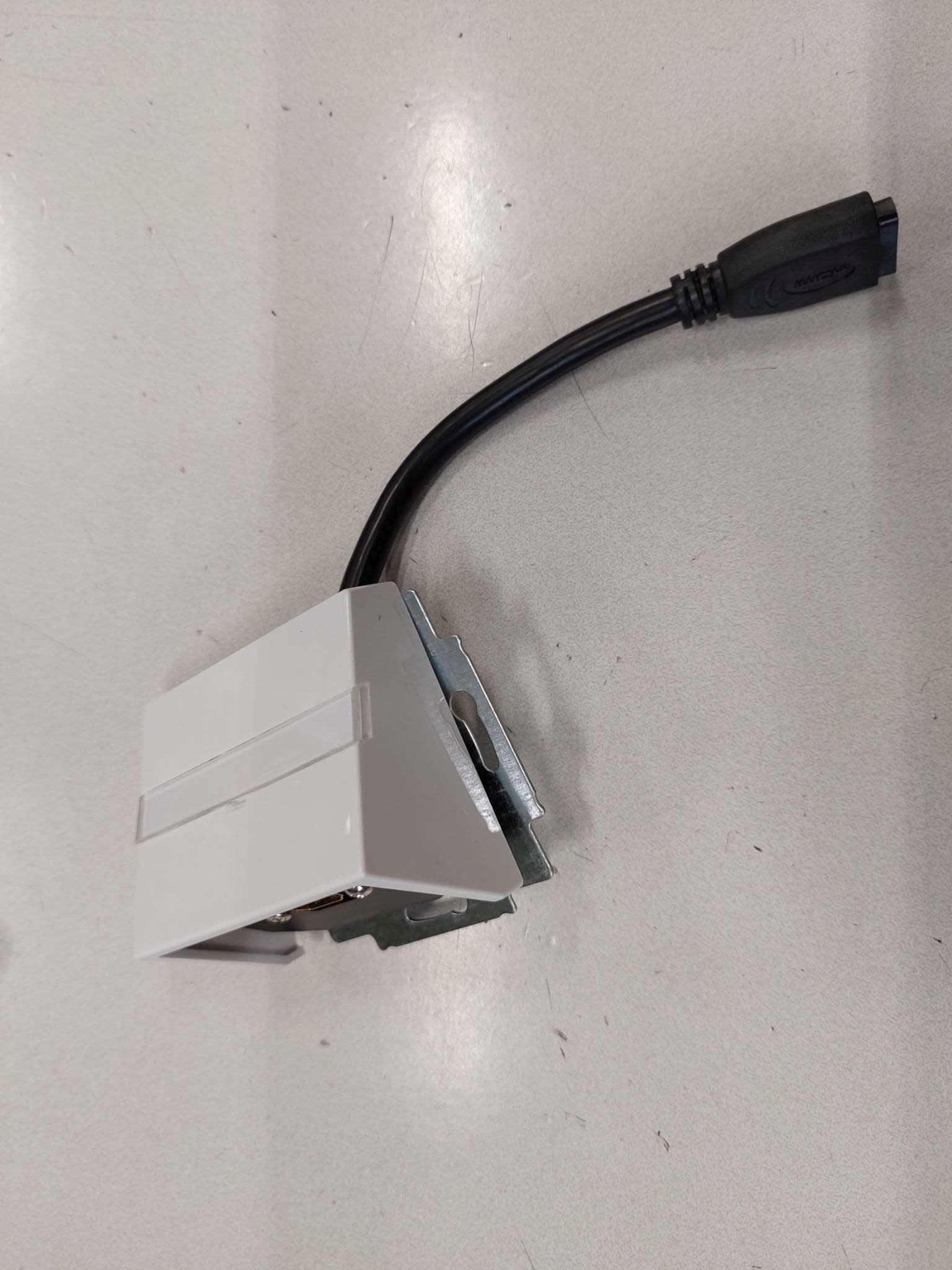 WORKLAND - AV-rasia - HDMI 2.0 rasiakaluste