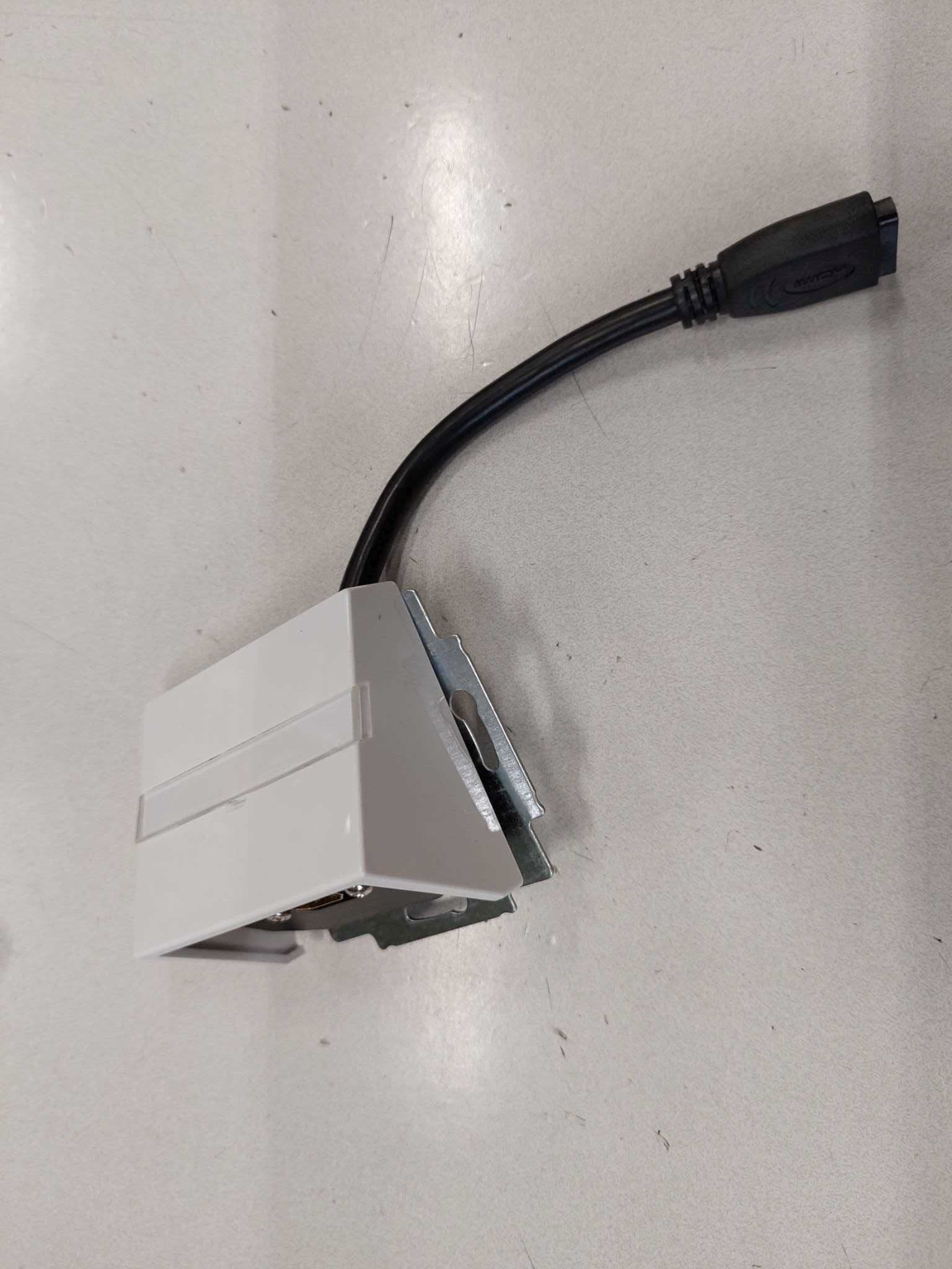 WORKLAND - AV-rasia - HDMI 2.0 rasiakaluste