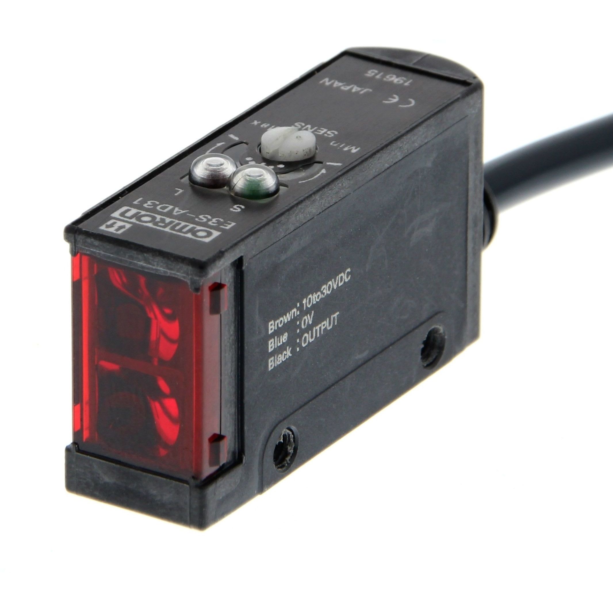 OMRON - Photoelectric sensor, diffuse, 100 mm, D - E3S-AD33