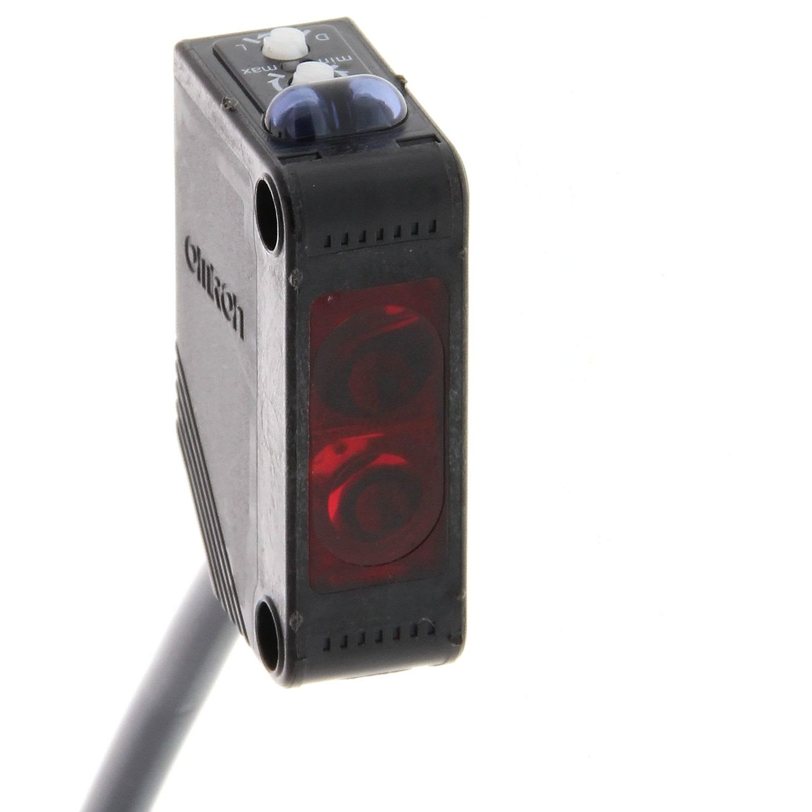 OMRON - Photoelectric sensor, rectangular housin - E3Z-L81 2M